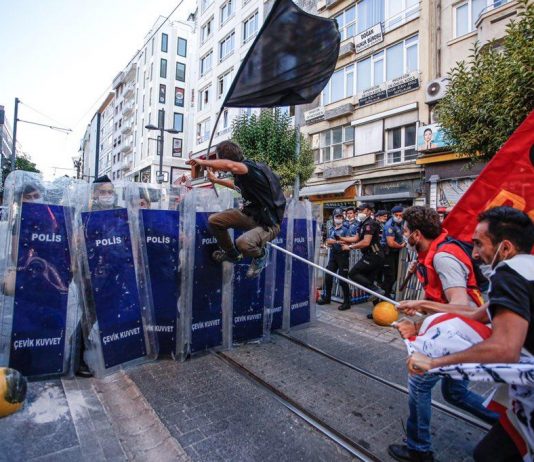 Αστυνομική τρομοκρατία στην Τουρκία ανήμερα της επετείου της κρατικής σφαγής του Suruç